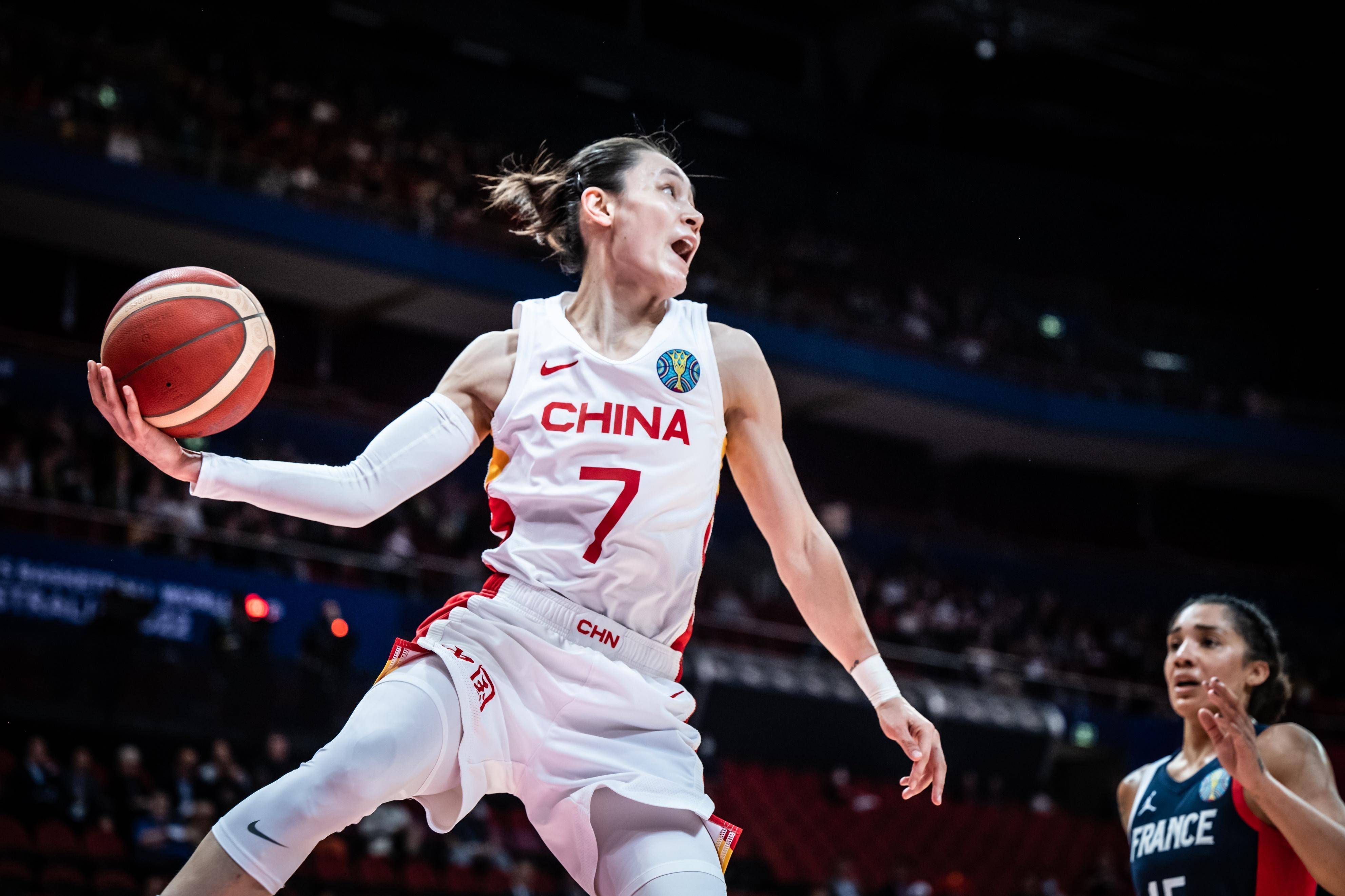 北京女篮在比赛中全力以赴，最终获胜