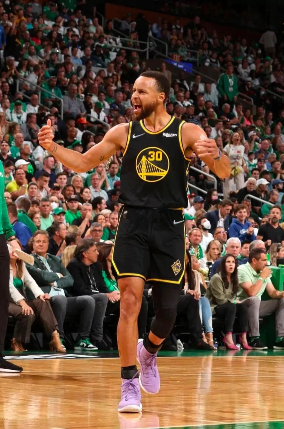 勇士三连冠之旅：库里再战西部豪强