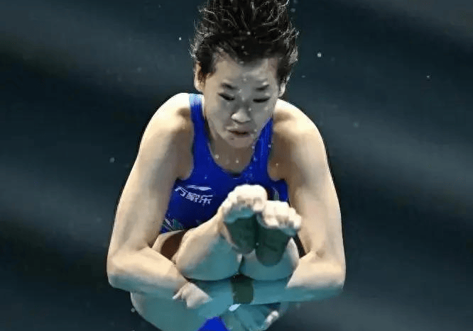 跳水比赛西班牙选手稳居第一