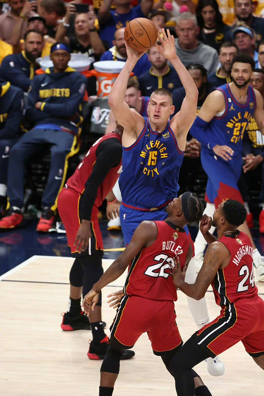 澳大利亚男篮碾压掘金,阿德巴约完成帽子戏法的简单介绍 澳大利亚男篮碾压掘金,阿德巴约完成帽子戏法的简单介绍