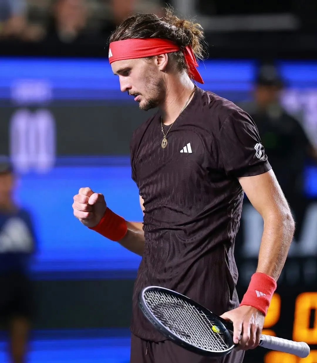 欧洲网球队血洗美国网球队,兹维列夫制霸全场的简单介绍 欧洲网球队血洗美国网球队,兹维列夫制霸全场的简单介绍