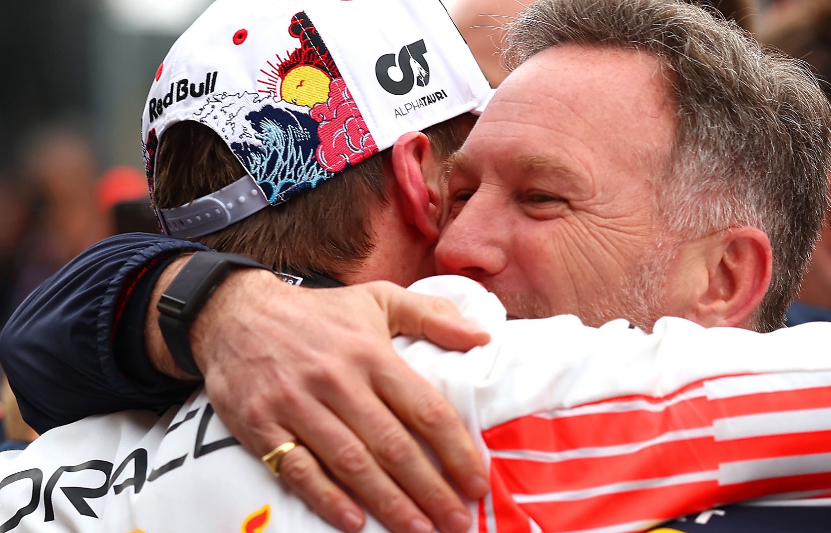 索伯车队横扫红牛车队,维斯塔潘带队取胜 索伯车队横扫红牛车队,维斯塔潘带队取胜