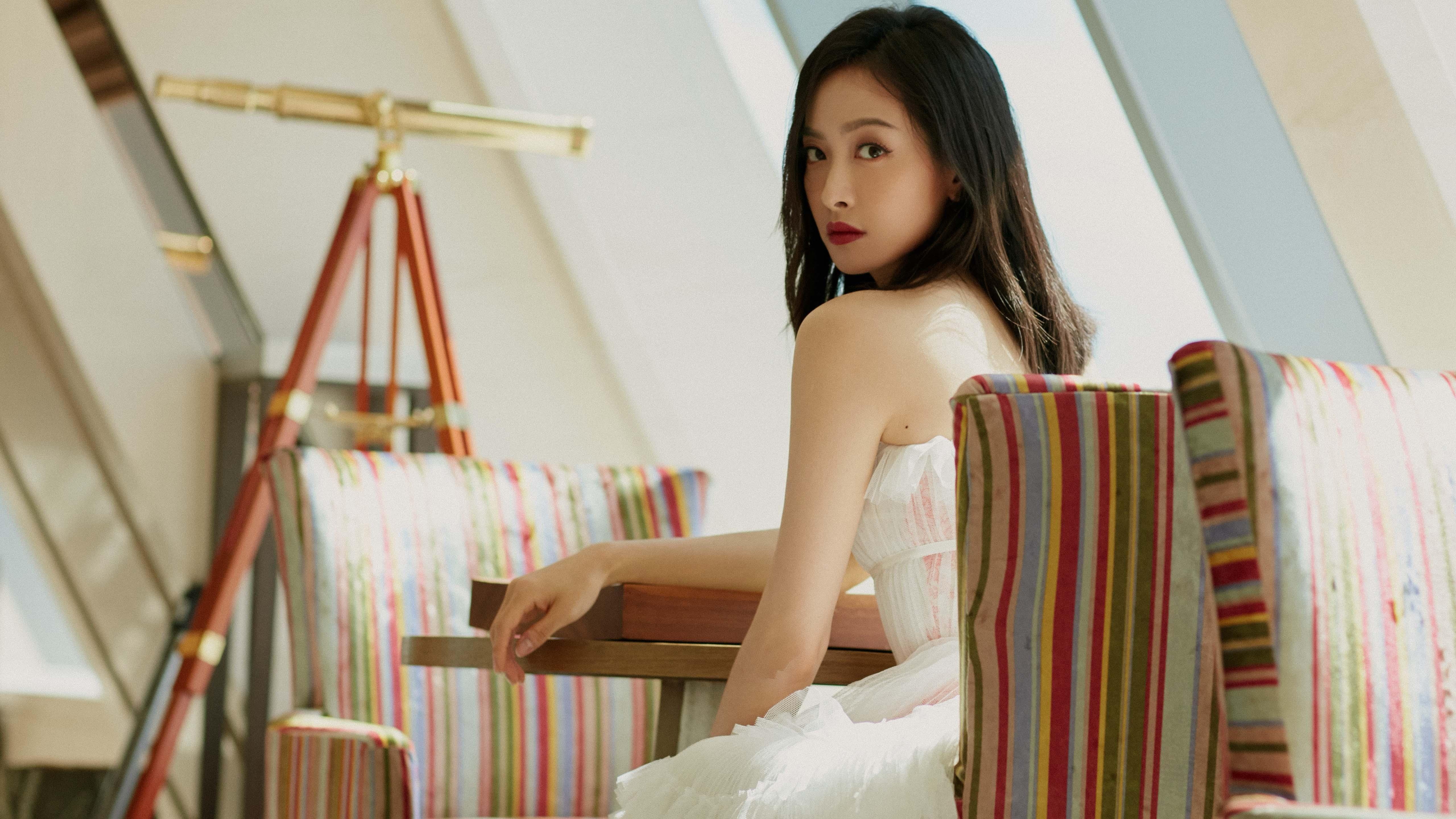 浓眉擎天!余嘉豪制霸攻防转换,浙江力克吉林取关键胜利